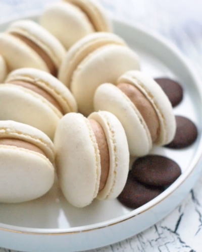 Макарон с ганашем на молочном шоколаде