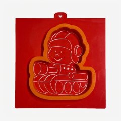 Вырубка пластиковая и трафарет LUBIMOVA "Мальчик танкист" LC-00008689	