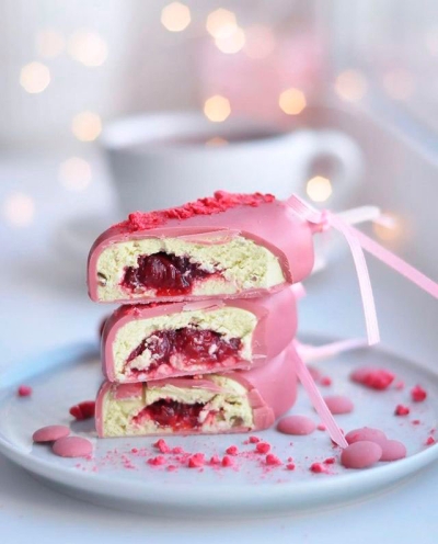 Фисташковые творожные эскимо с вишней